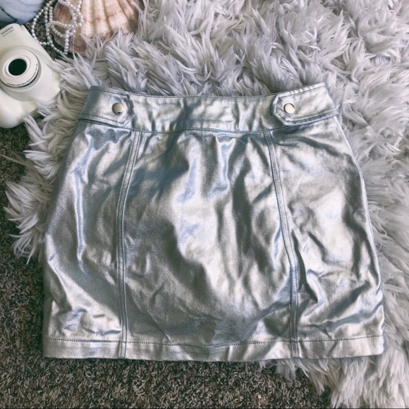 Metallic Skirt - Picture 3 of 4